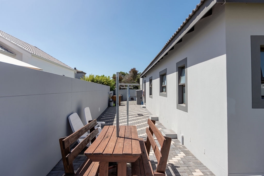 3 Bedroom Property for Sale in Country Club Western Cape